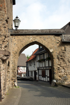 Bild [10]: Hintertaler Tor, Burgweg 1