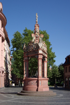 Abb.3: Marktbrunnen in Mainz