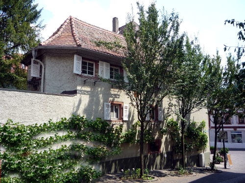 Bild [5]: Fotografie der Südwest-Fassade des Kapellenanbaus